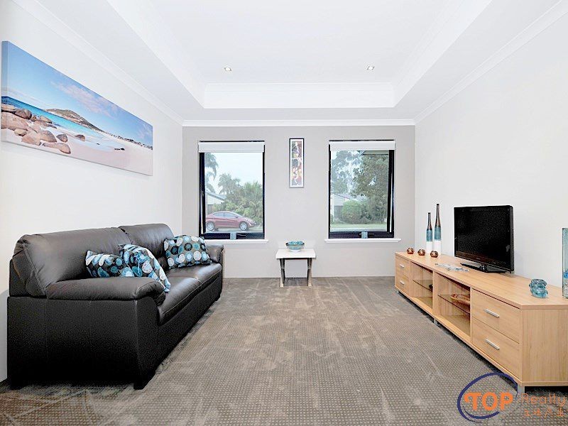 4 Warwick Place, Willetton WA 6155