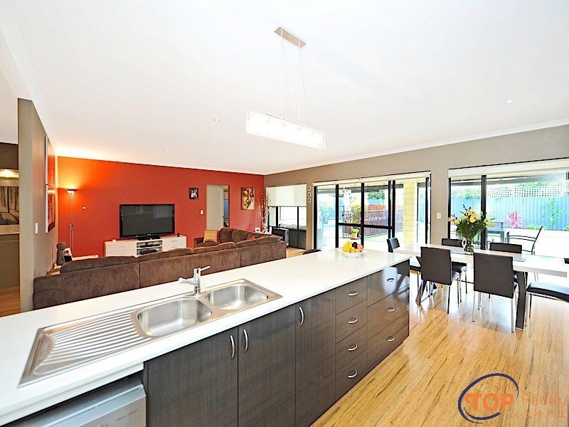 4 Warwick Place, Willetton WA 6155