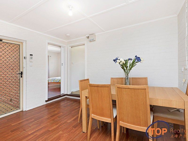 36 Redwood Crescent, Melville WA 6156