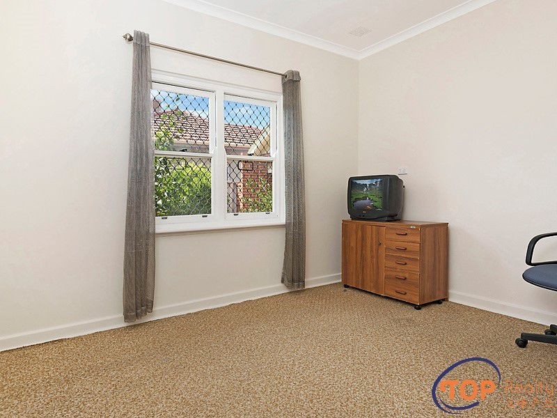 36 Redwood Crescent, Melville WA 6156