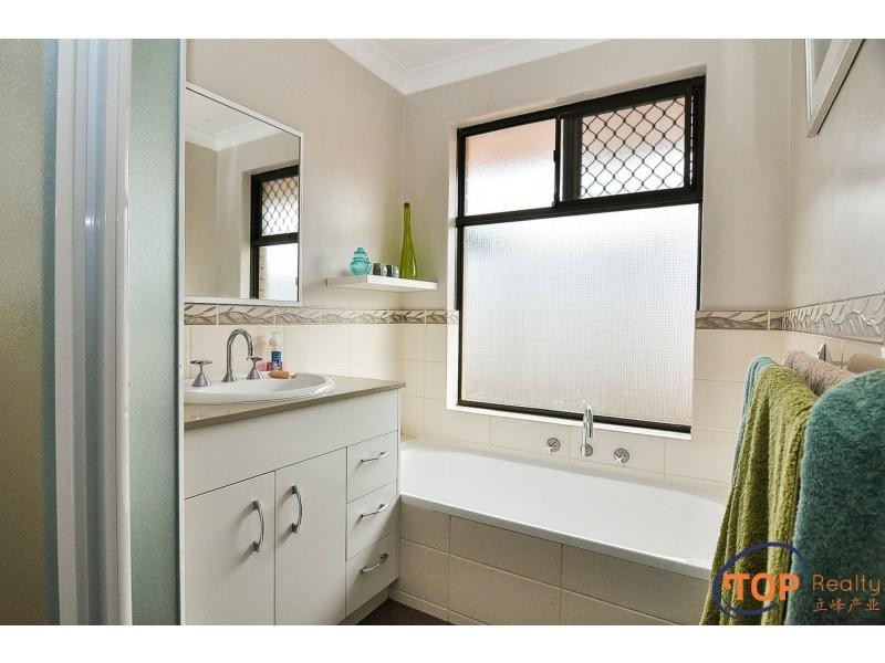 49 Keslake Way, Parkwood WA 6147