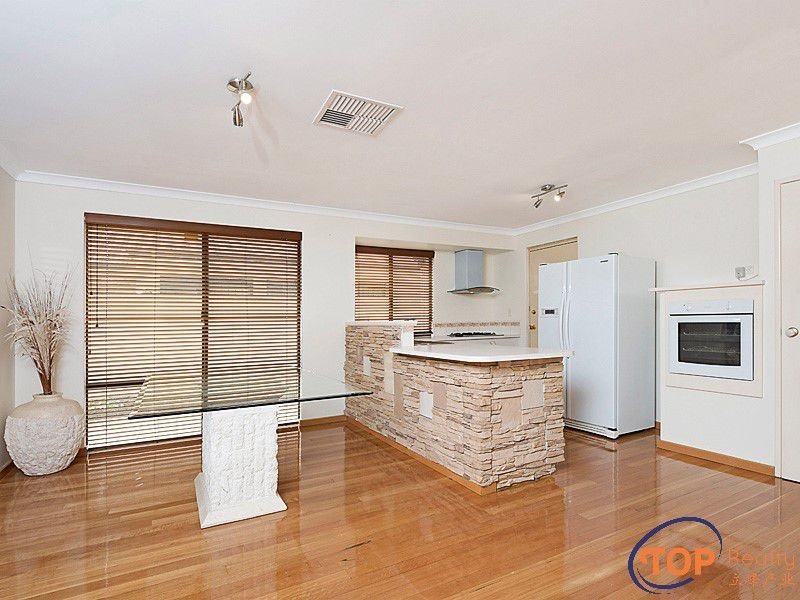 8 Woodside Loop, Beckenham WA 6107