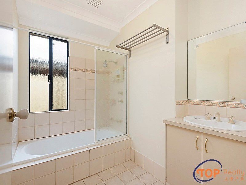 8 Woodside Loop, Beckenham WA 6107