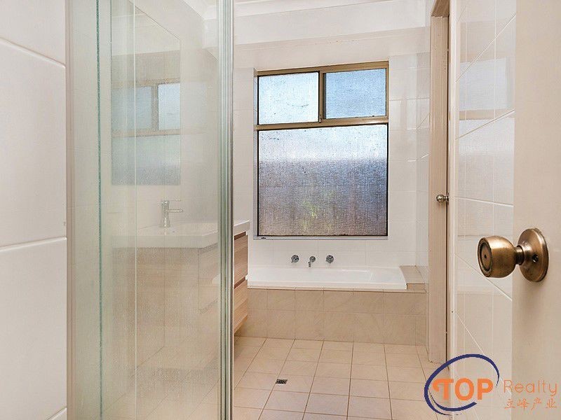 1B Aragon Way, Wilson WA 6107