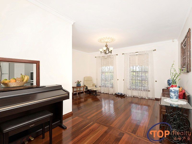 6 Darian Drive, Willetton WA 6155