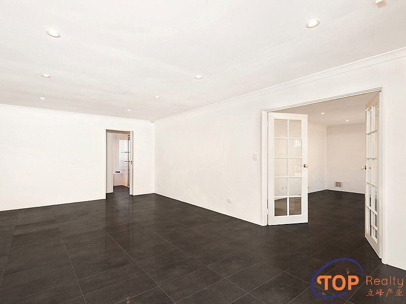 2 Athel Court, Leeming WA 6149