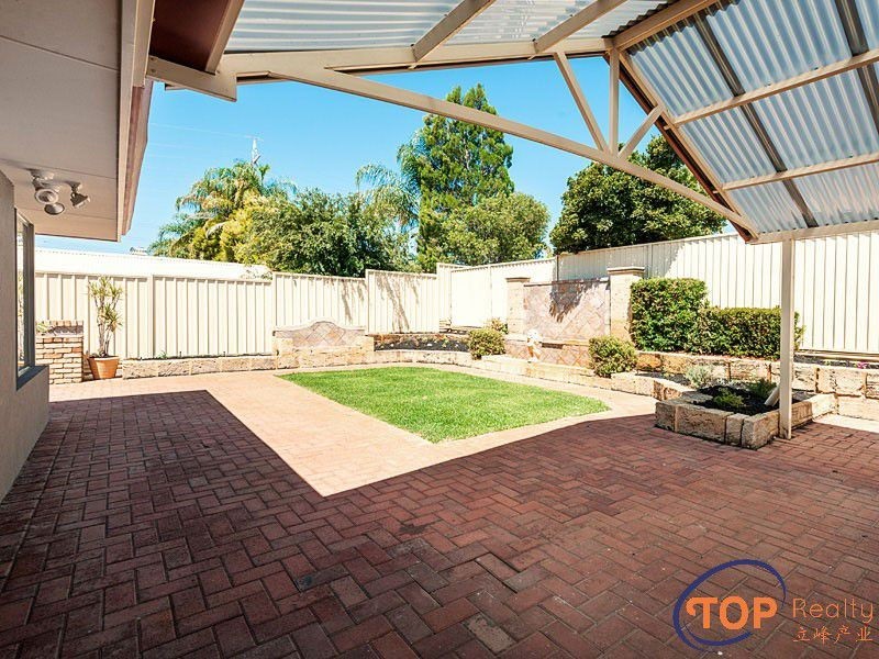 2 Athel Court, Leeming WA 6149