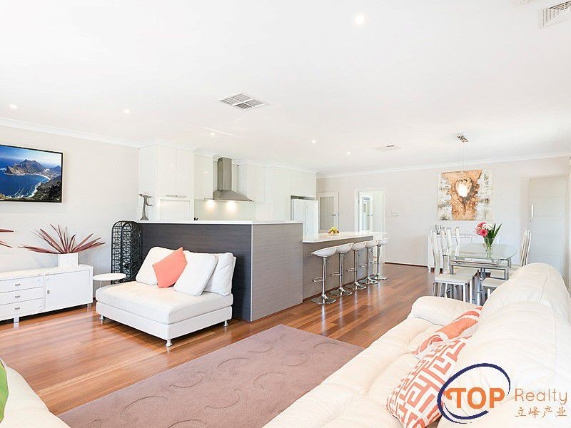 2 Brooklea Place, Ferndale WA 6148