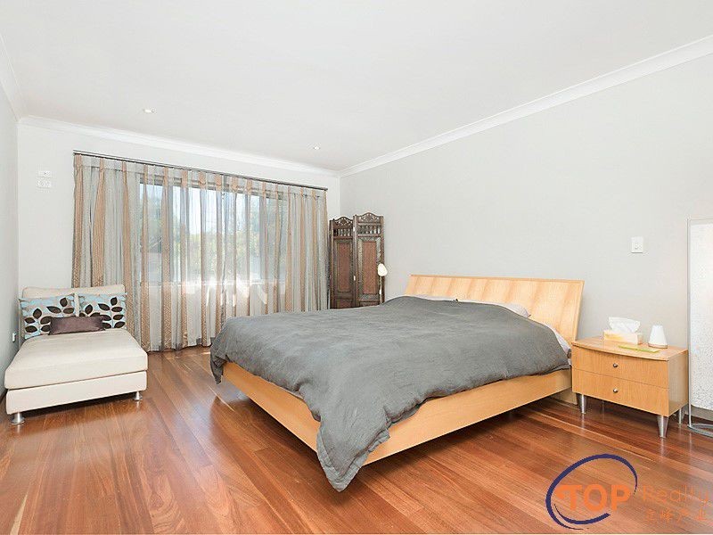 2 Brooklea Place, Ferndale WA 6148