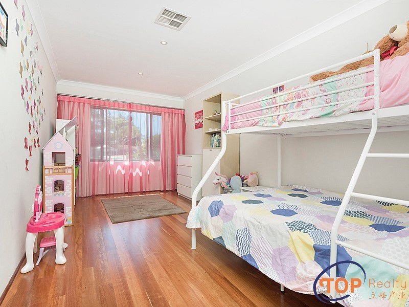 2 Brooklea Place, Ferndale WA 6148