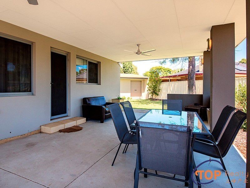 2 Brooklea Place, Ferndale WA 6148