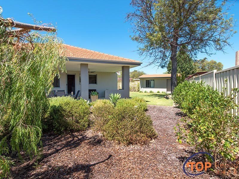 2 Brooklea Place, Ferndale WA 6148