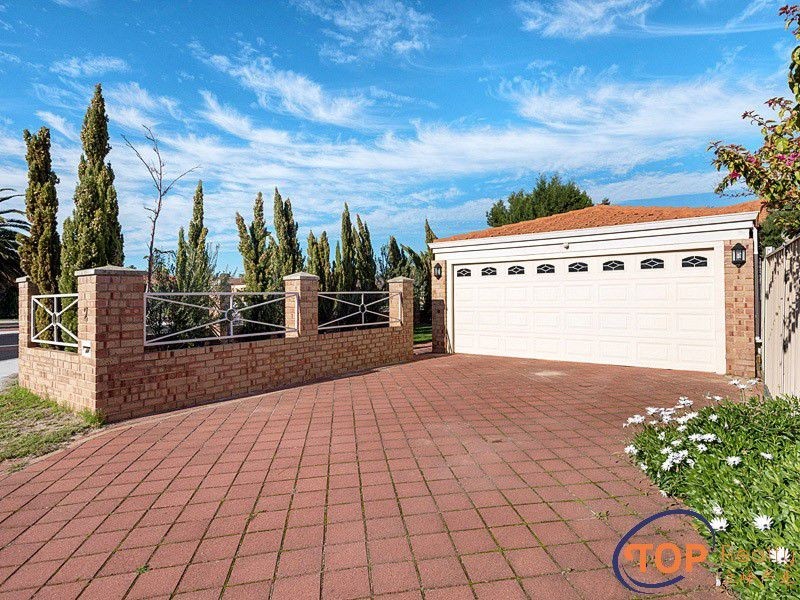 2 McKivett Crescent, Leeming WA 6149