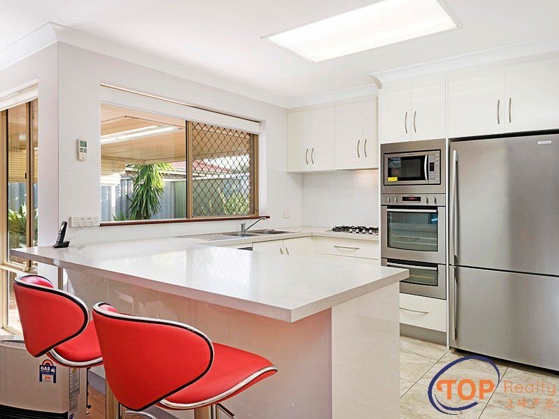 2 McKivett Crescent, Leeming WA 6149