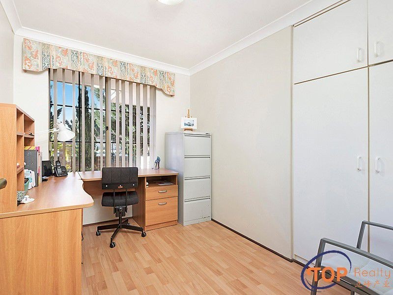 2 McKivett Crescent, Leeming WA 6149