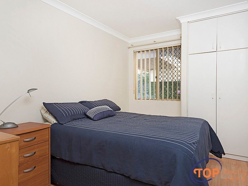 2 McKivett Crescent, Leeming WA 6149