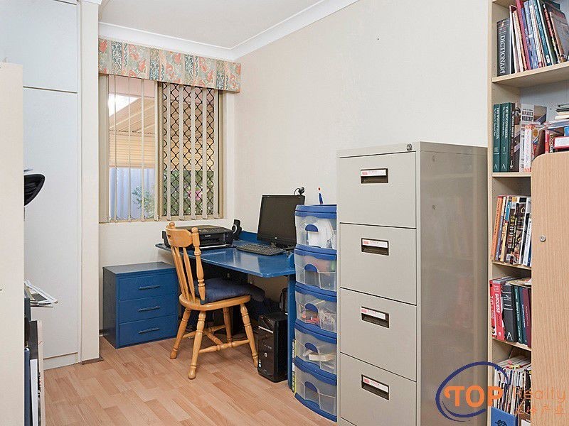 2 McKivett Crescent, Leeming WA 6149