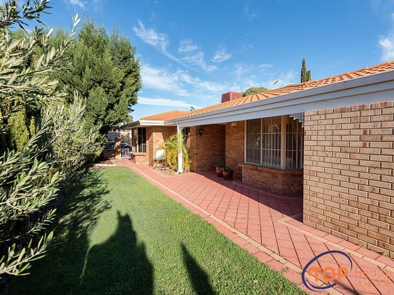 2 McKivett Crescent, Leeming WA 6149