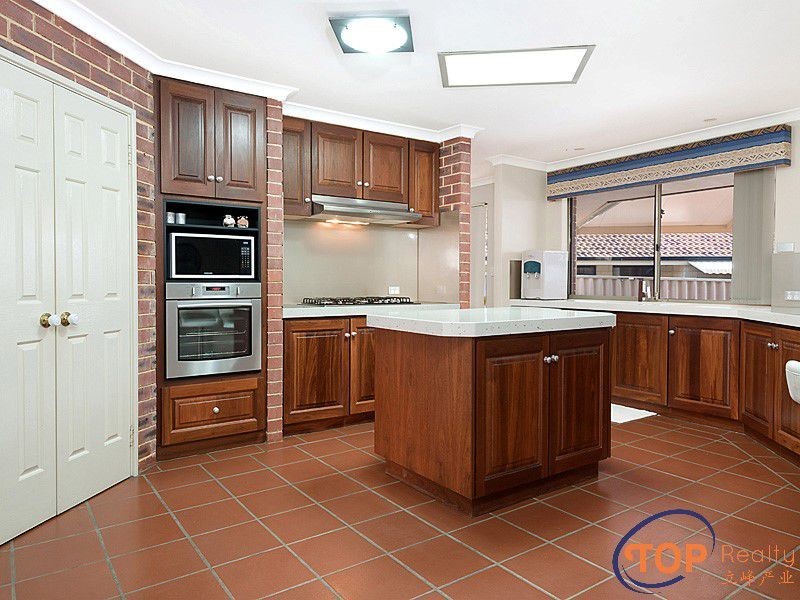 8 Spyglass Circle, Canning Vale WA 6155