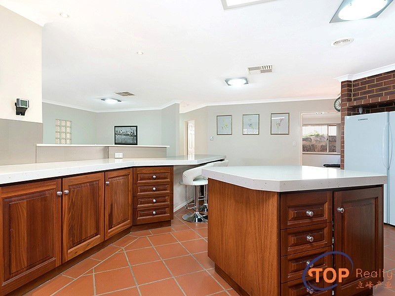 8 Spyglass Circle, Canning Vale WA 6155