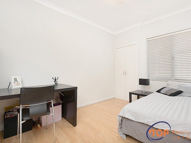 11A Hooson Way, Wilson WA 6107