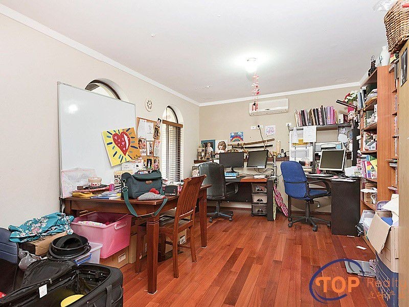 8 Paperbark Drive, Willetton WA 6155