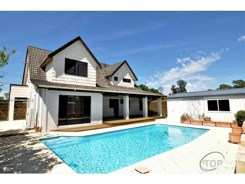 8 Paperbark Drive, Willetton WA 6155