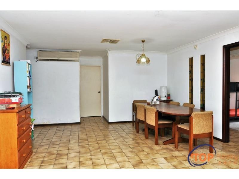 7 Sunbird Court, Willetton WA 6155