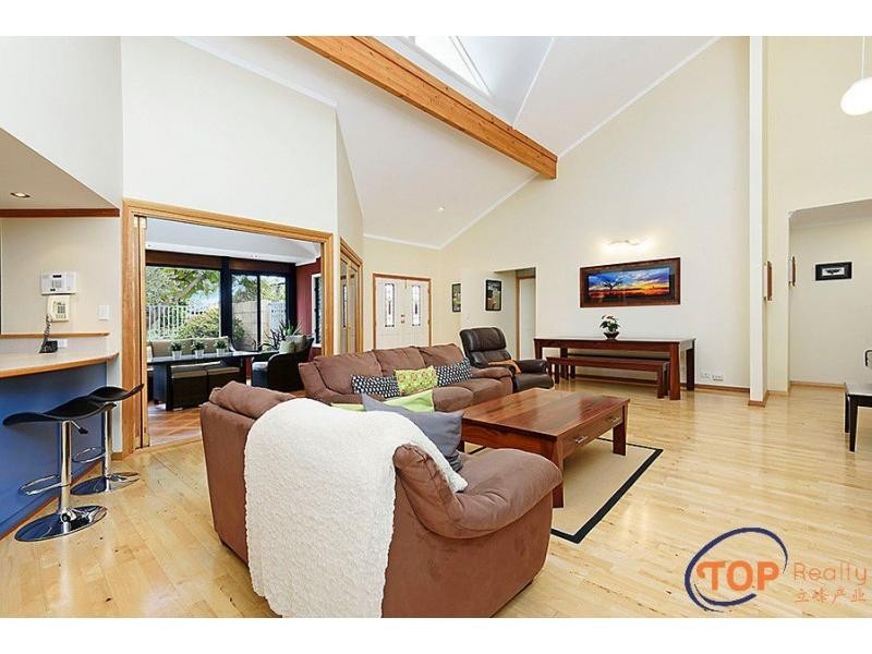 2/41 Mosaic Street East, Shelley WA 6148