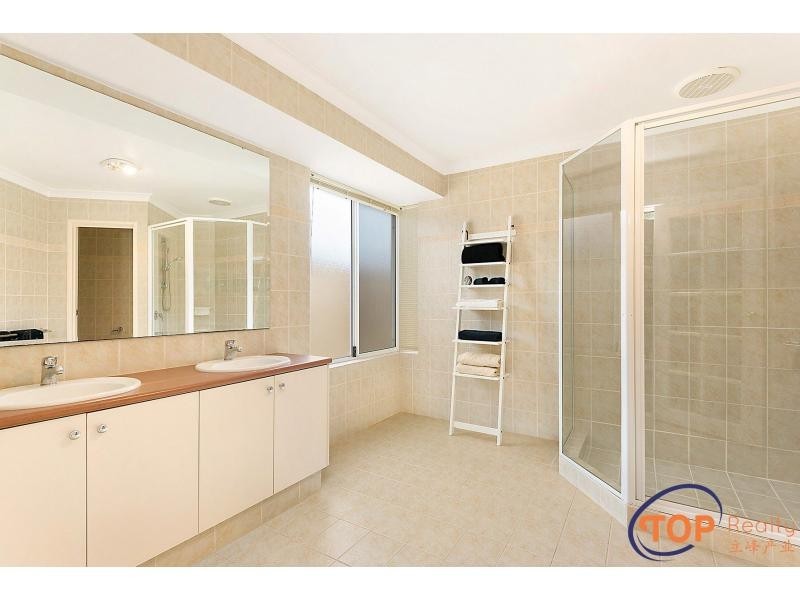 15 Blueridge Crest, Bibra Lake WA 6163