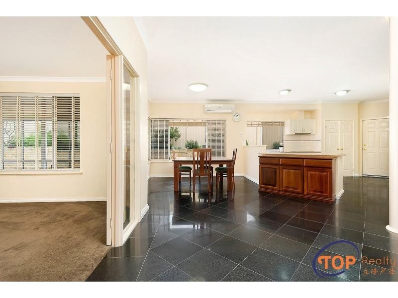 15 Blueridge Crest, Bibra Lake WA 6163