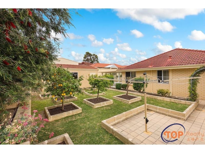 15 Blueridge Crest, Bibra Lake WA 6163