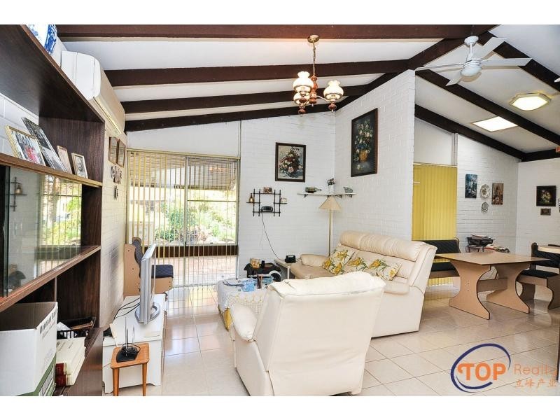 30 Pinetree Gully Road, Willetton WA 6155