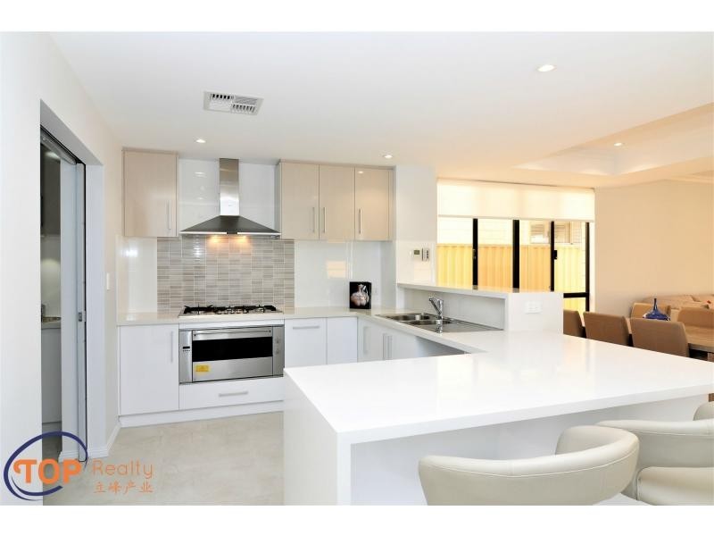 23 Parklands Square, Riverton WA 6148