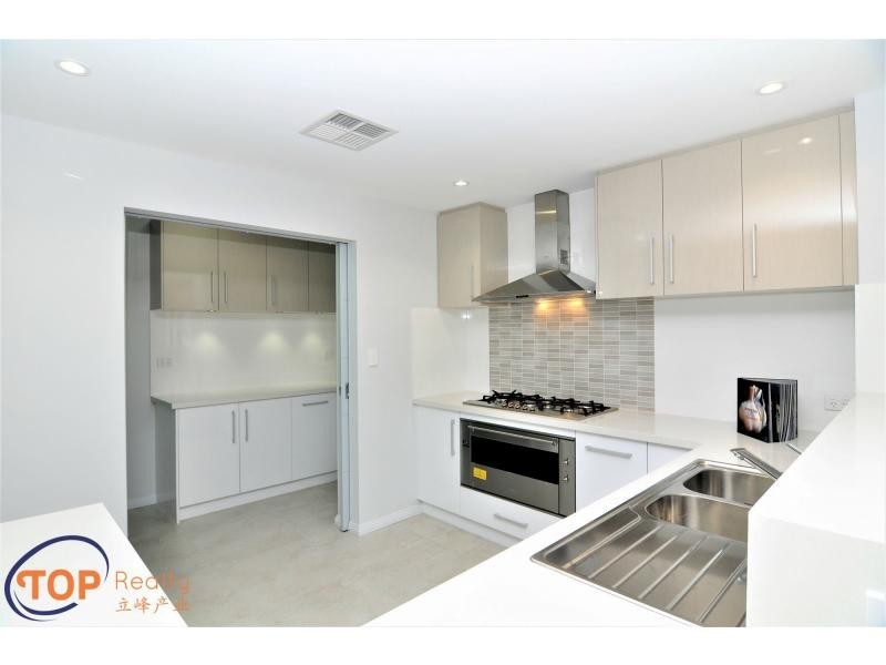 23 Parklands Square, Riverton WA 6148