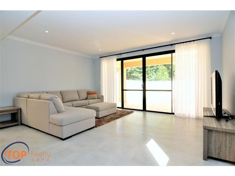 23 Parklands Square, Riverton WA 6148