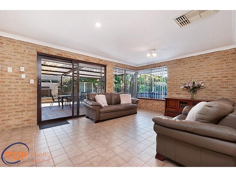 28 Portcullis Drive, Willetton WA 6155