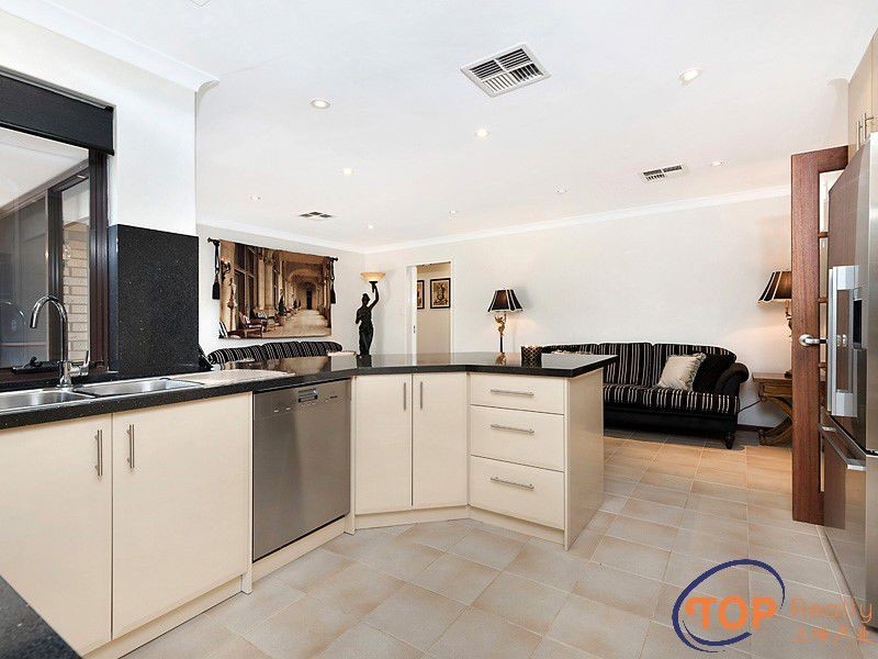 5 Sandown Road, Willetton WA 6155