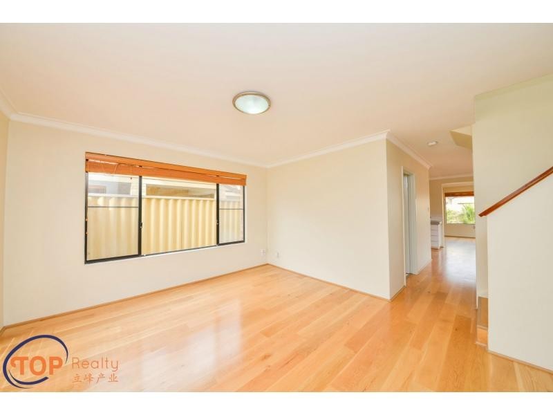 11 Lowry Street, Shelley WA 6148