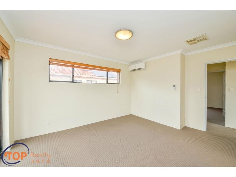 11 Lowry Street, Shelley WA 6148