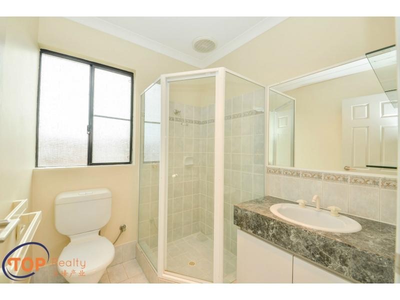 11 Lowry Street, Shelley WA 6148