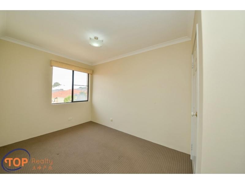 11 Lowry Street, Shelley WA 6148