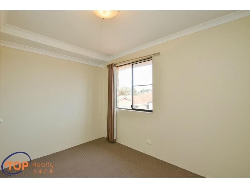 11 Lowry Street, Shelley WA 6148