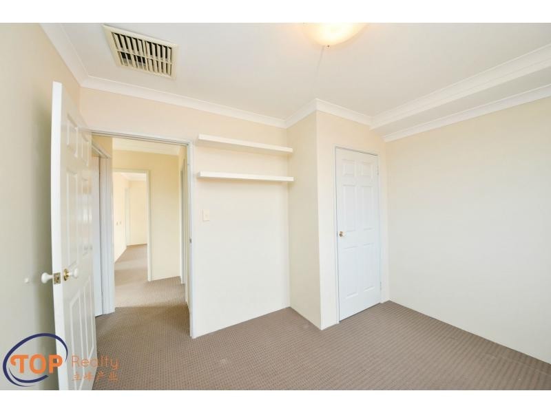 11 Lowry Street, Shelley WA 6148