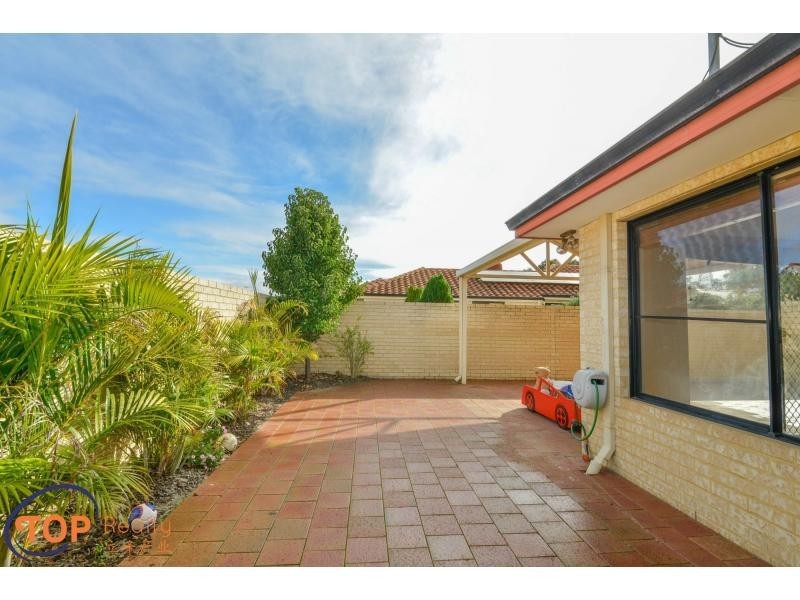 11 Lowry Street, Shelley WA 6148