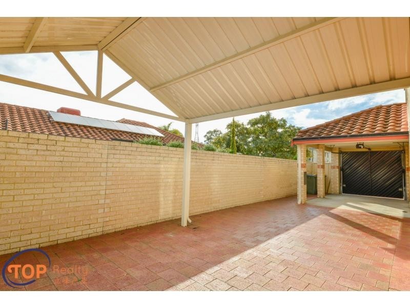 11 Lowry Street, Shelley WA 6148