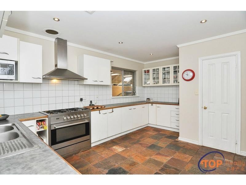 16 Harry Way, Willetton WA 6155