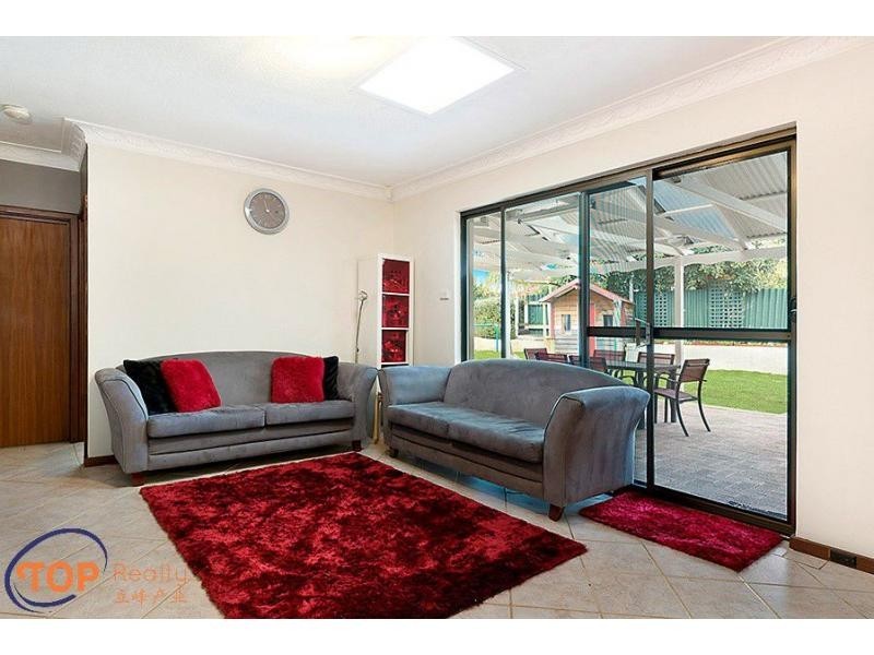 18 Darian Drive, Willetton WA 6155