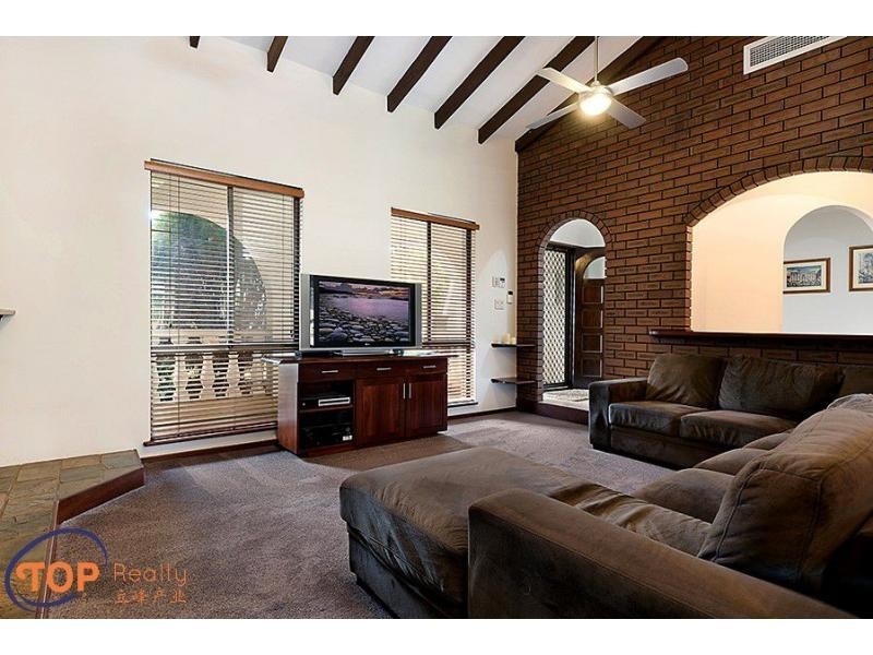 18 Darian Drive, Willetton WA 6155