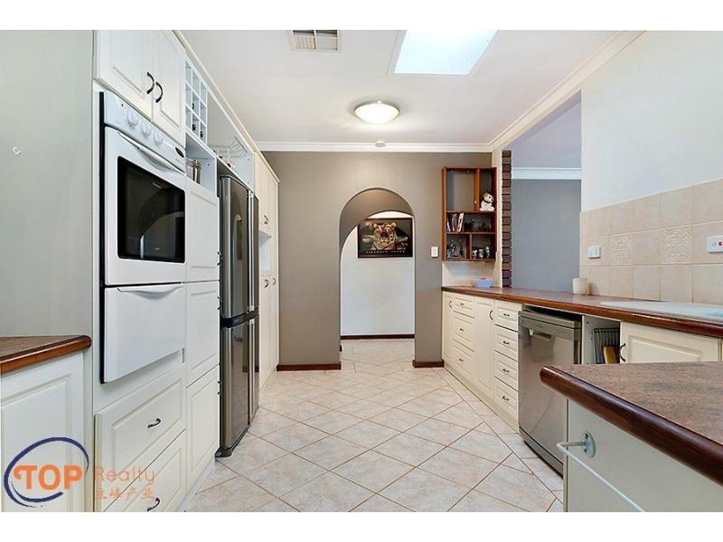 18 Darian Drive, Willetton WA 6155